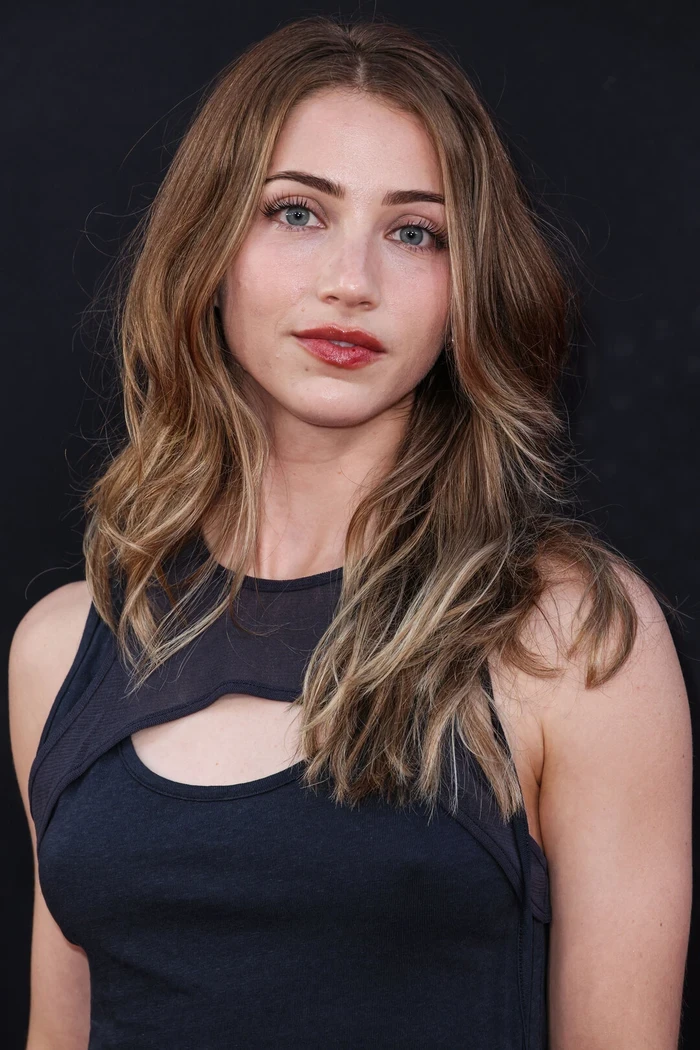 453174454404