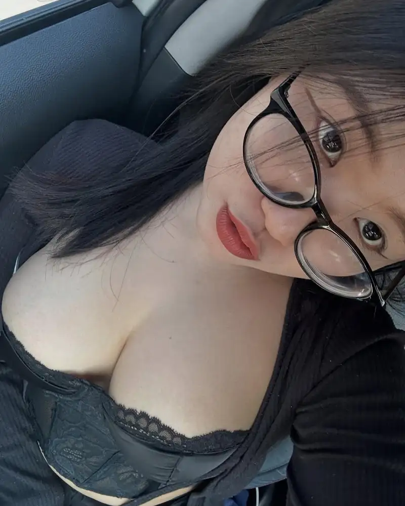 Bowthan có gì nổi bật trên OnlyFans