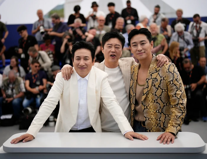 Các tác phẩm nổi bật của Lee Sun Kyun