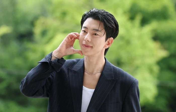 Tóm tắt tiểu sử Yoon Hyun Min