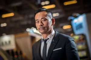 alvin-chau-la-ai-giai-ma-vua-song-bai-ma-cao-tu-vo-danh-den-_938
