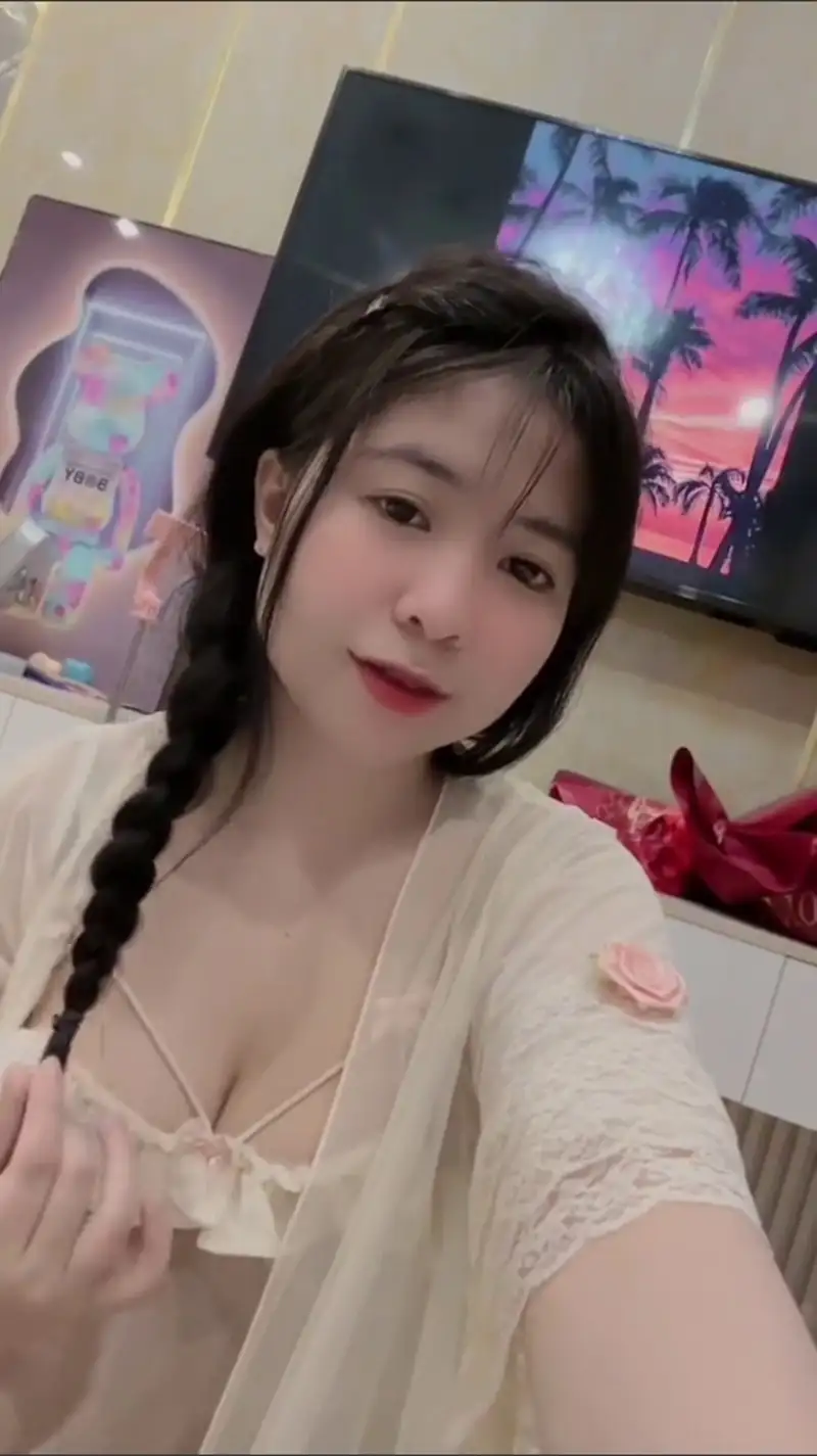 Hường Hêu OnlyFans là ai