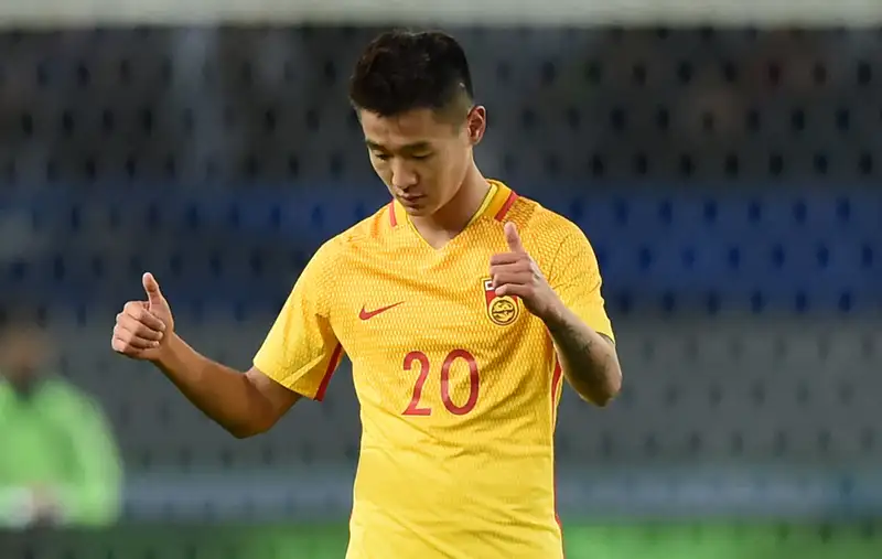 Những lùm xùm gây chấn động từ AFC và vụ việc đá vào mặt Xuân Mạnh