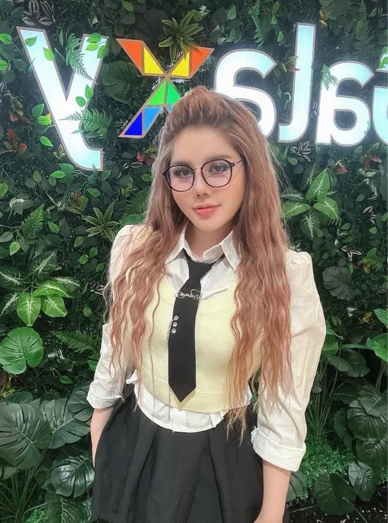 OnlyFans là gì Nền tảng độc quyền thay đổi cách chúng ta tiêu thụ nội dung