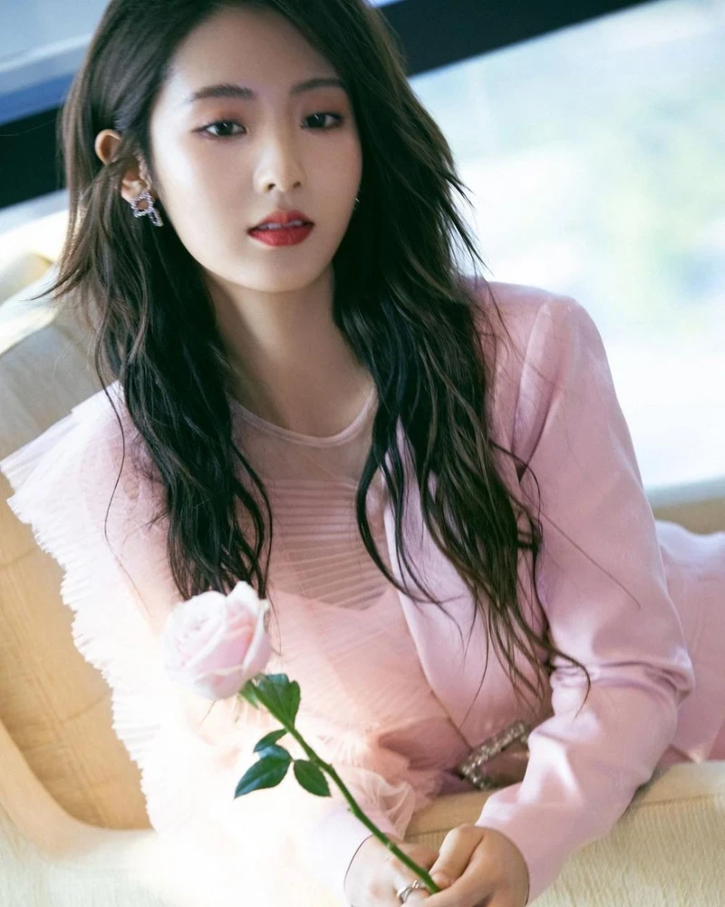 harper-bazaar-phim-cua-hinh-phi-fair_xing-3-e1672466093140