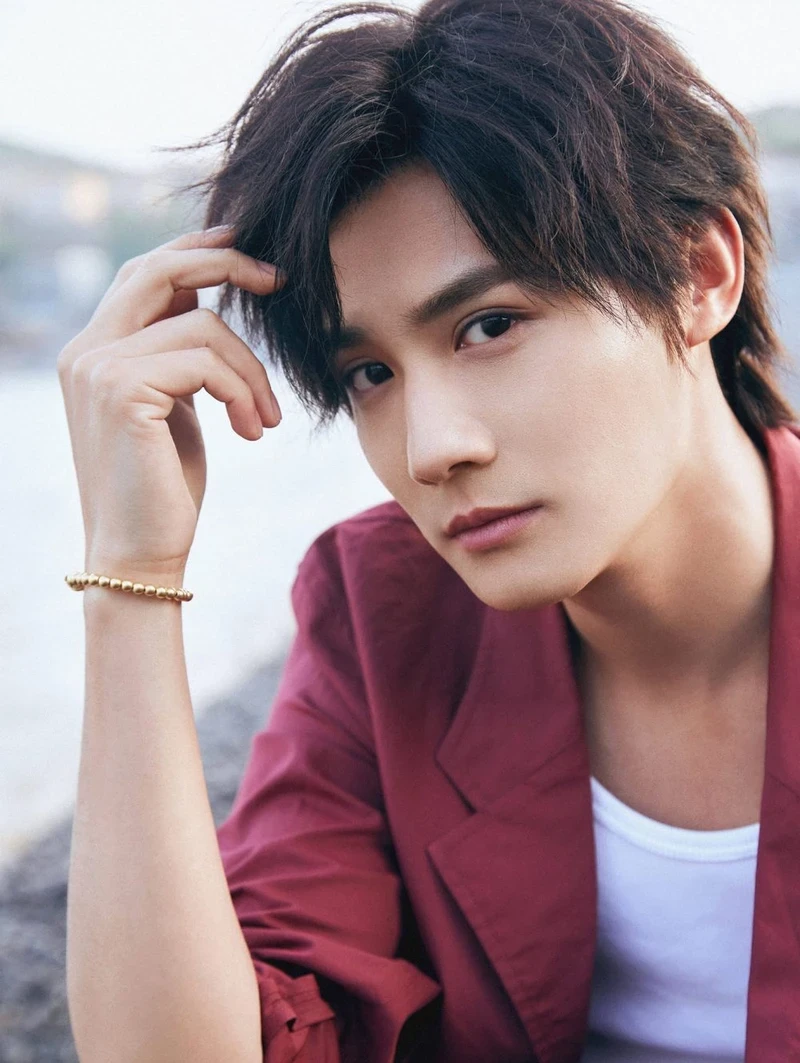 harper-bazaar-phim-moi-cua-trinh-nghiep-thanh-4-e1651662037791