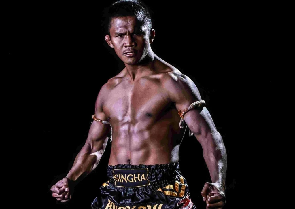 vo-si-buakaw-banchamek-nguoi-dong-hanh-cung-the-he-vang-muay_411